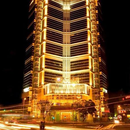 Skyline Plaza Hotel Canton Esterno foto