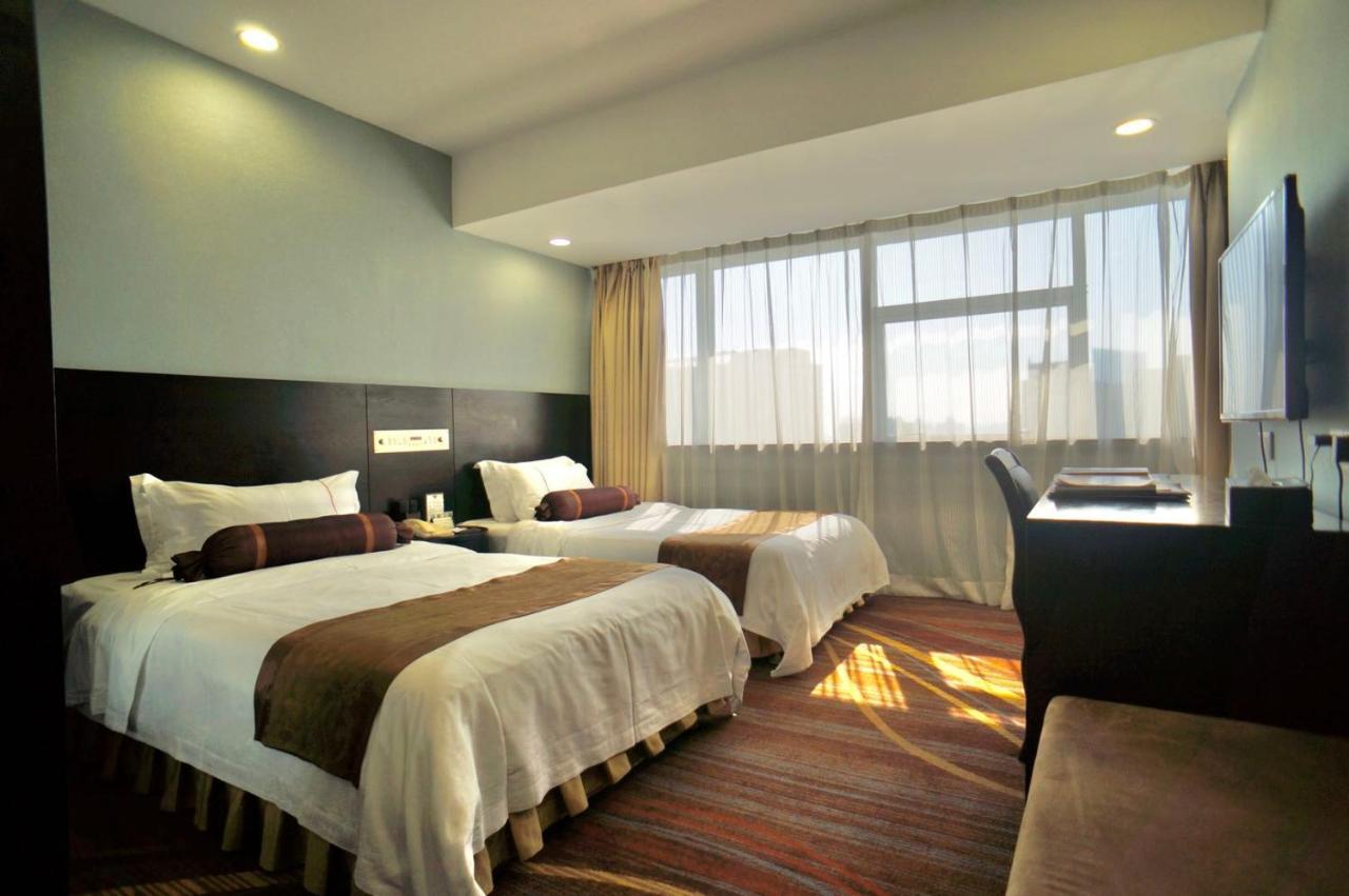 Skyline Plaza Hotel Canton Esterno foto