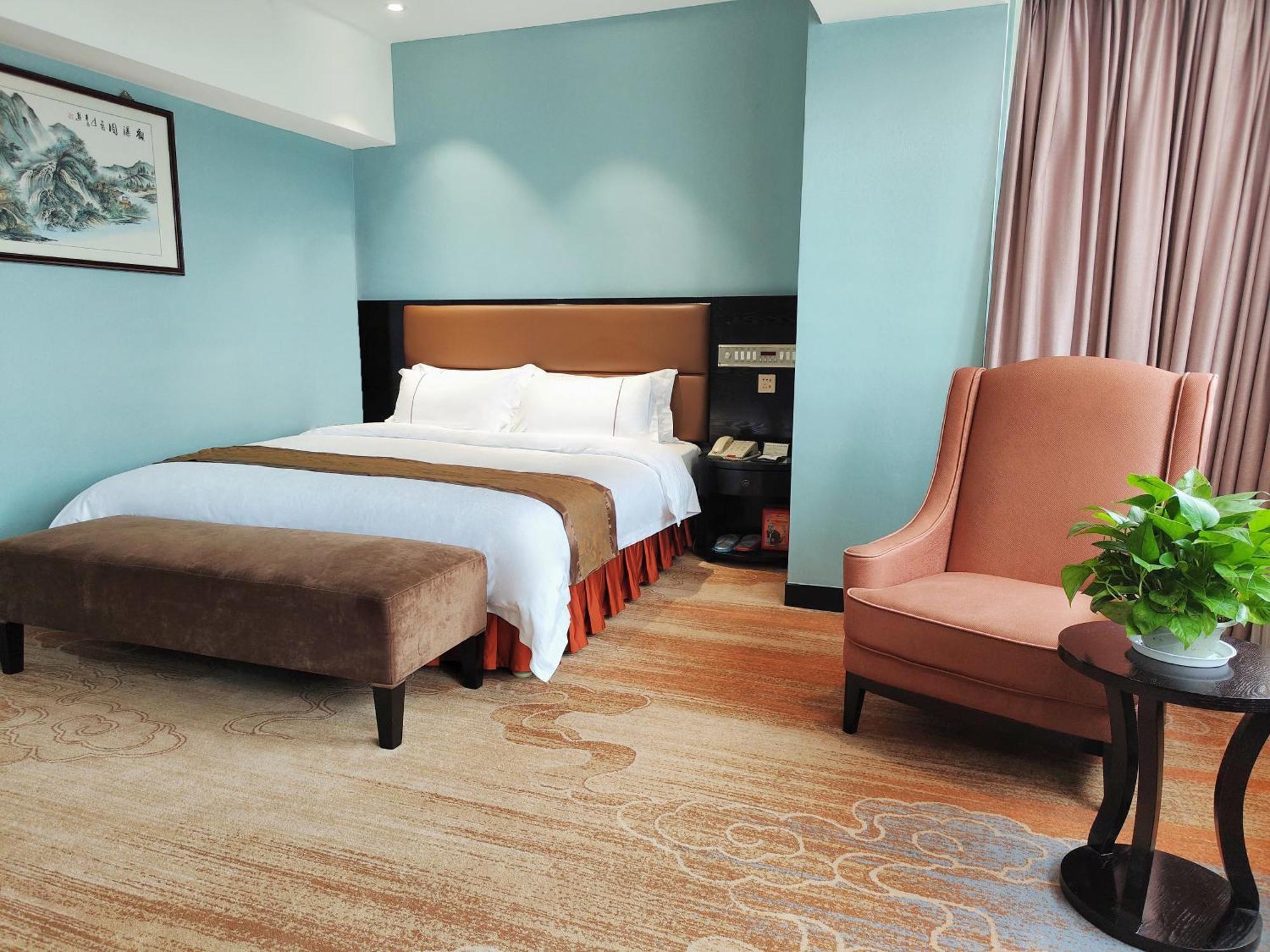 Skyline Plaza Hotel Canton Esterno foto