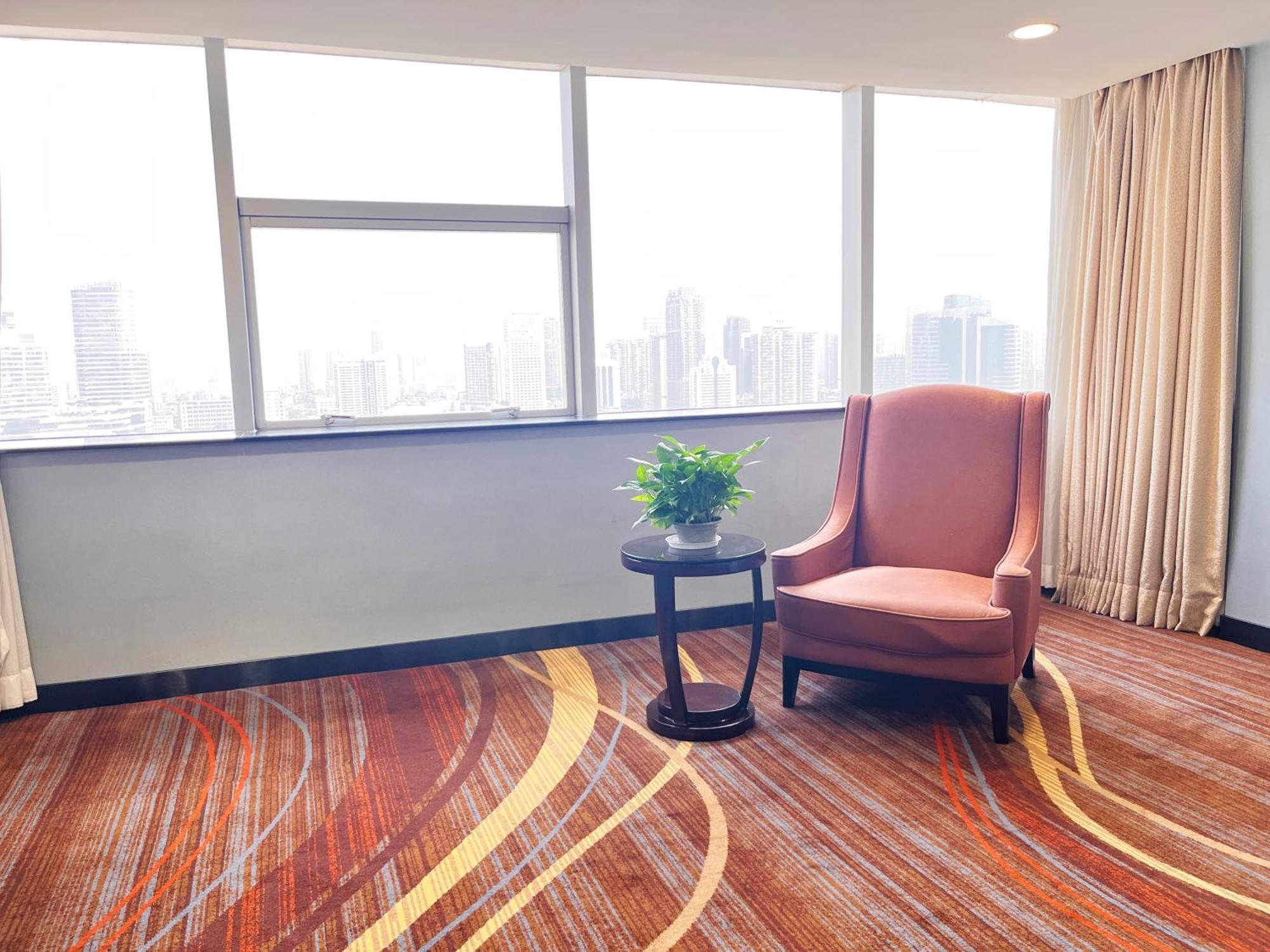 Skyline Plaza Hotel Canton Esterno foto