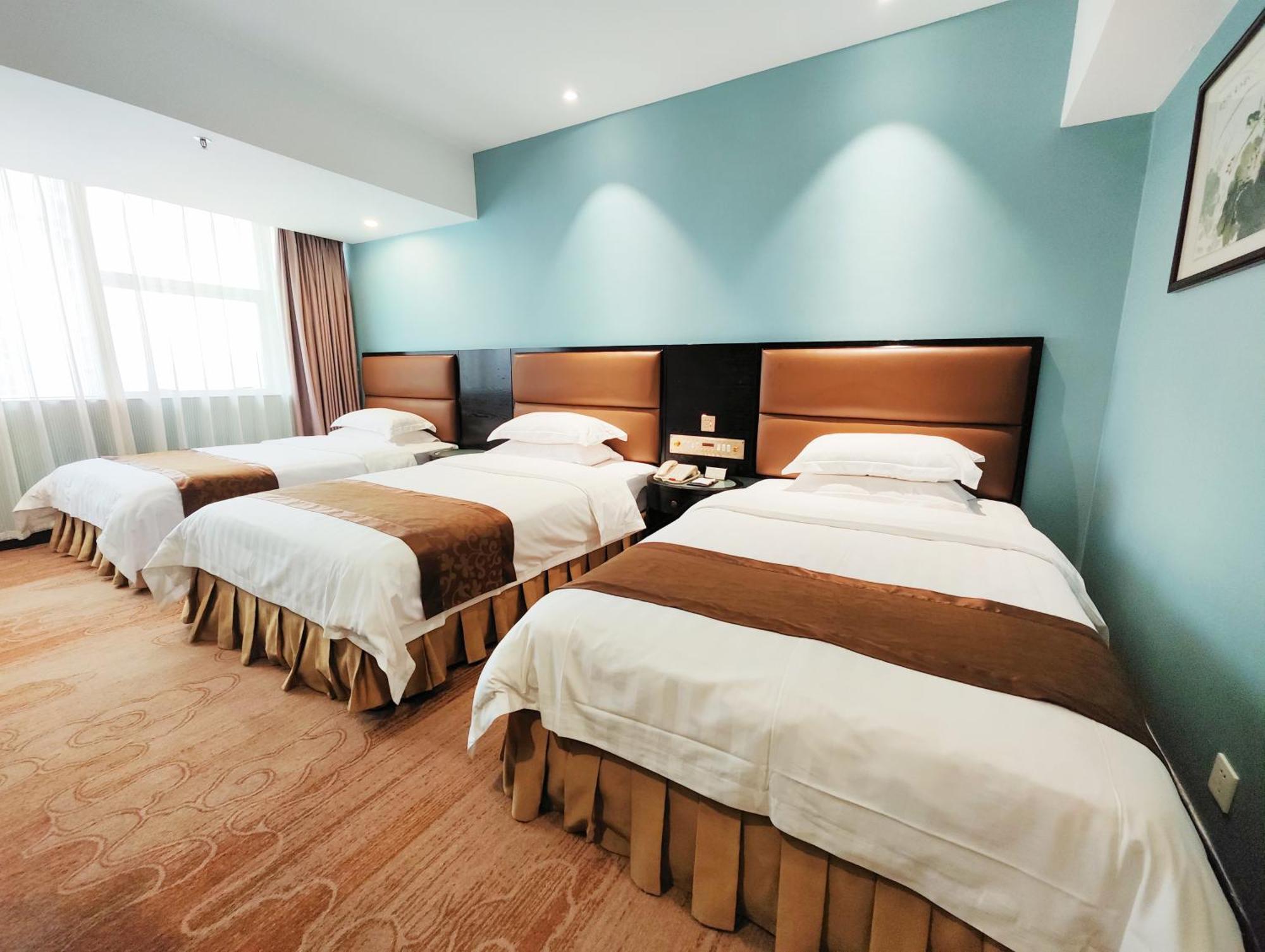 Skyline Plaza Hotel Canton Esterno foto