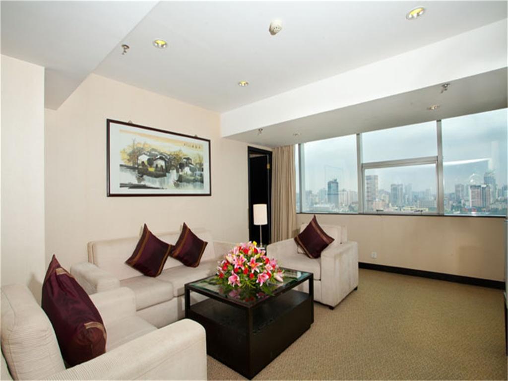 Skyline Plaza Hotel Canton Esterno foto